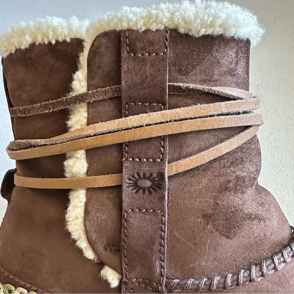 UGG Cove Brown Leather Winter Ankle Boots Womens Wraparound Lace - Picture 4 of 12
